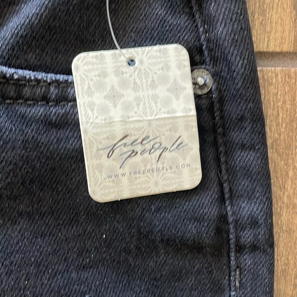 NWT Free People We The Free Maggie Mid Rise Straight Jean Size 27S - Picture 5 of 12